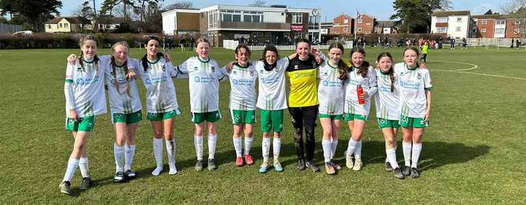 BOGNOR REGIS TOWN U13 GIRLS GREEN FC team photo