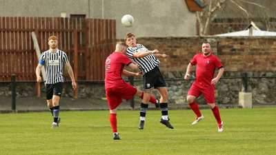 Hosts can't blow 'Hoose' walls down