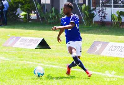 Young Royals Dominate Irvines in 3-0 League Victory