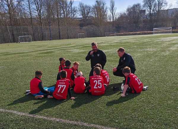 Mid Calder Reds Dominate East Calder Thistle 9-2 at Tony Macaroni Arena