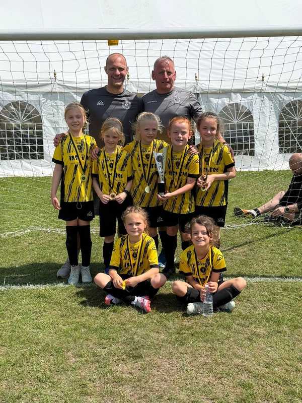 Leafield Athletic ladies wolves U9s