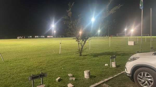 Clyde Pinelands FC Triumphs Over D3-05-De Beers in League Clash