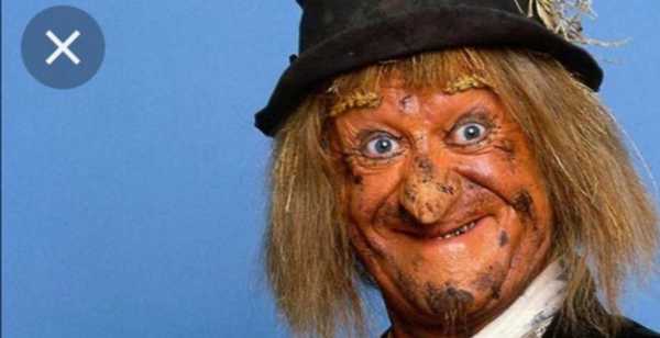 V IS FOR VENDETTA!!!