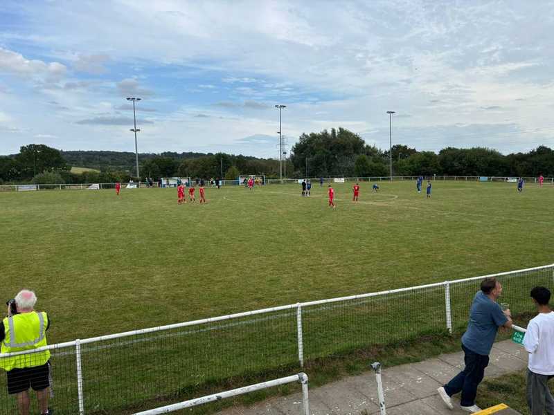 Staines & Lammas FC Triumph Over Oxhey Jets in 4-1 Victory
