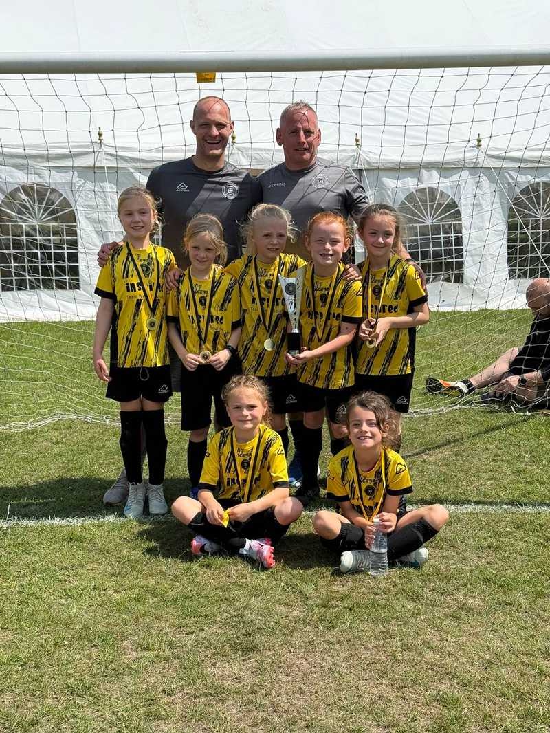 Leafield Athletic ladies wolves U9s