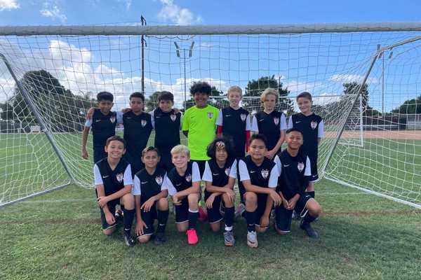 Strikers FC - CM B2012