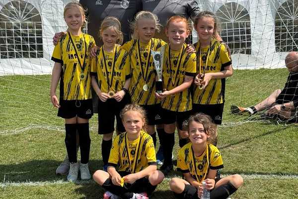 Leafield Athletic ladies wolves U9s