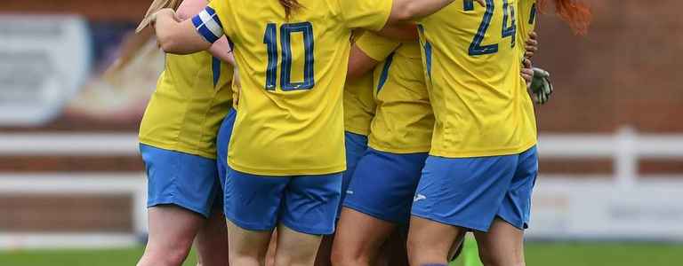 Longfleet Lionesses team photo