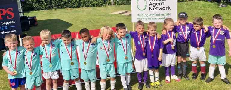 St Leonard’s Juniors FC U8 team photo