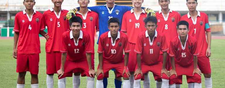 UTHAI THANI FC Academy team photo