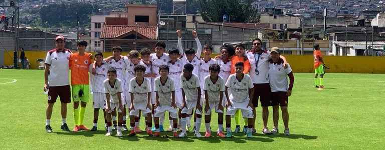 Vinotinto FC U13 team photo